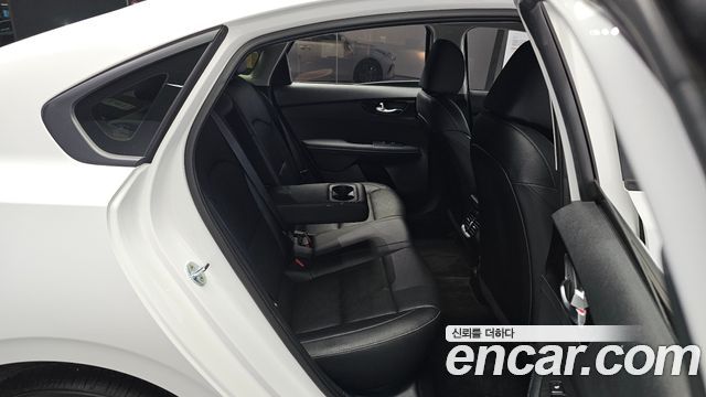 Kia K3 (II) 1.6 Prestige 2023 — фото 26