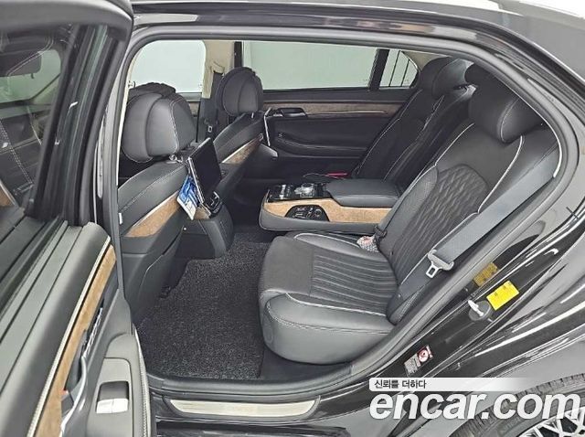 Genesis G90 5.0 AWD Prestige 2019 — фото 17