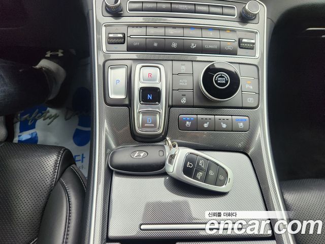 Hyundai Santa Fe Diesel 2.2 2WD Prestige 2021 — фото 17