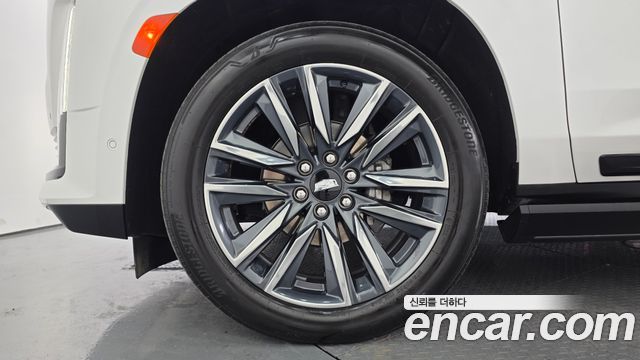 Cadillac Escalade (V) 6.2 ESV ESV Sports Platinum 2023 — фото 5