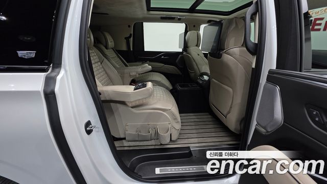 Cadillac Escalade (V) 6.2 ESV ESV Sports Platinum 2023 — фото 12