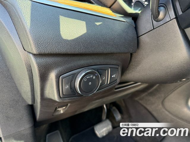 Lincoln MKC 2.0 AWD 2015 — фото 16
