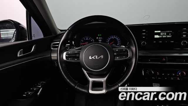 Kia K5 (III) 2.0 Trendy 2023 — фото 12