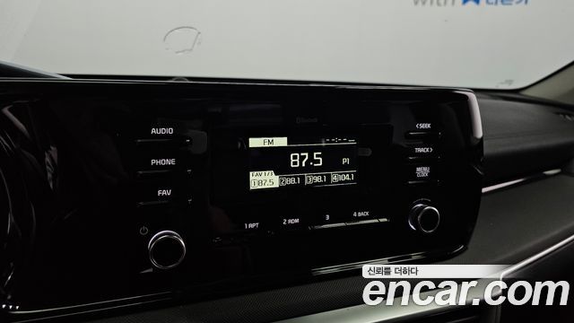 Kia K5 (III) 2.0 Trendy 2023 — фото 14