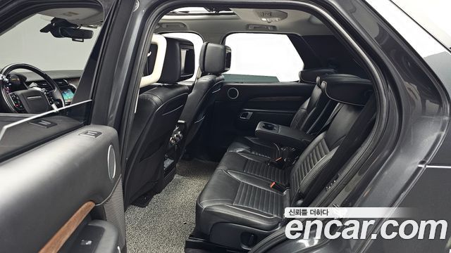 Land Rover Discovery 5 3.0 SD6 HSE Luxury 2019 — фото 12