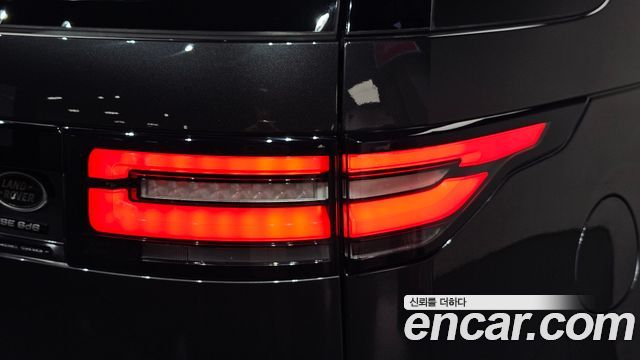 Land Rover Discovery 5 3.0 SD6 HSE Luxury 2019 — фото 23