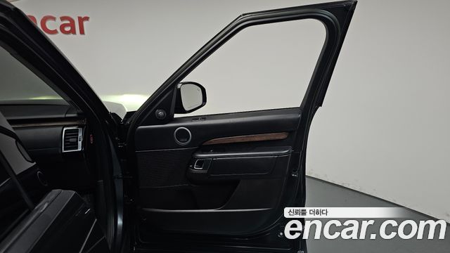Land Rover Discovery 5 3.0 SD6 HSE Luxury 2019 — фото 24