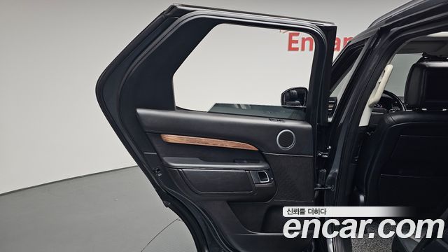 Land Rover Discovery 5 3.0 SD6 HSE Luxury 2019 — фото 25