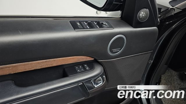 Land Rover Discovery 5 3.0 SD6 HSE Luxury 2019 — фото 42