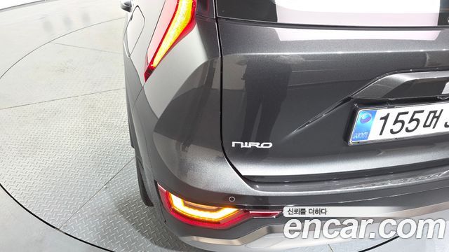 Kia Niro Signature 2025 — фото 23