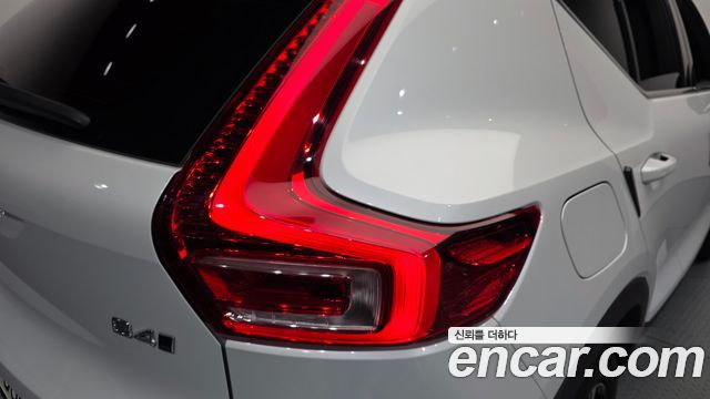 Volvo XC40 B4 Inscription 2021 — фото 23
