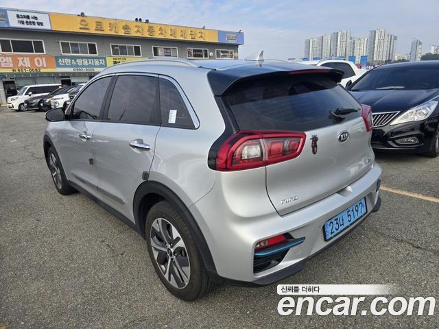 Kia Niro EV Noblesse 2021 — фото 3