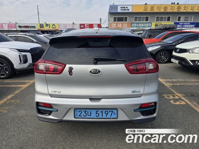 Kia Niro EV Noblesse 2021 — фото 4