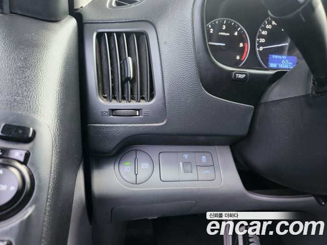 Hyundai Grand Starex 5-Seater VAN Modern 2018 — фото 16