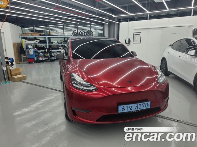 Tesla Model Y Standard Range RWD