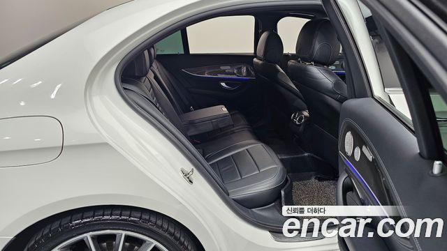 Mercedes-Benz E-Class (W213) E300 4MATIC AMG Line 2018 — фото 11