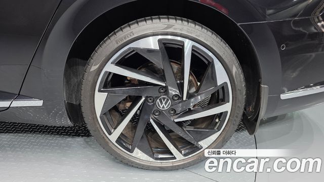 Volkswagen Arteon 2.0 TDI R-LIINE 4Motion 2022 — фото 21