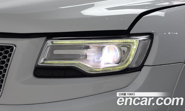 Jeep Grand Cherokee 3.0 Diesel Overland Summit WK2 2015 — фото 22
