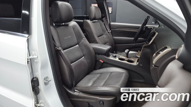 Jeep Grand Cherokee 3.0 Diesel Overland Summit WK2 2015 — фото 26