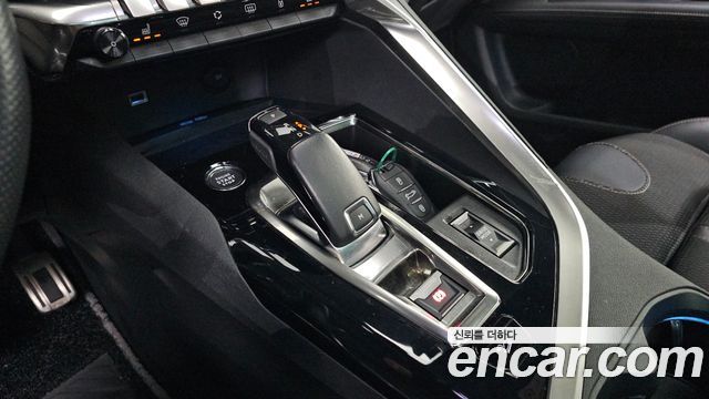 Peugeot 3008 (II) 1.2 Pure Tech GT 2022 — фото 9