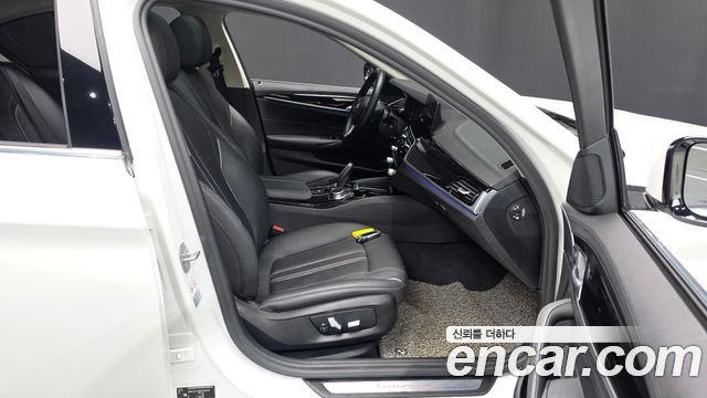 BMW 5 Series (G30) 520i Luxury 2019 — фото 26
