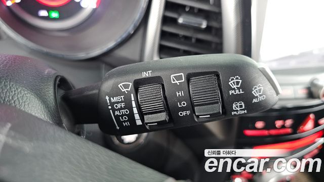 KG Mobility (SsangYong) Tivoli LX 2WD 2017 — фото 27
