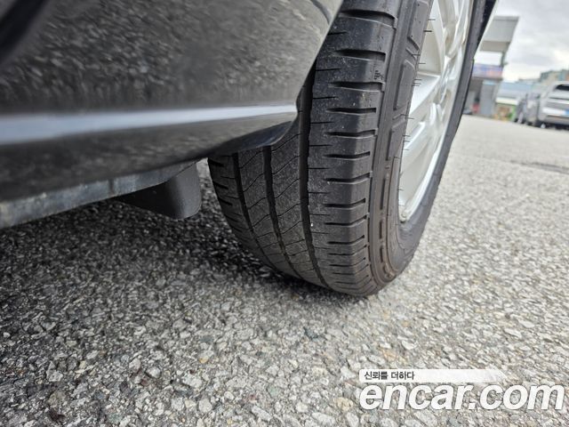 Hyundai Grand Starex Van 5-Seater Modern 2020 — фото 10