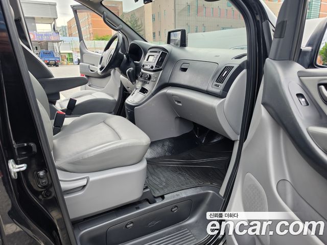 Hyundai Grand Starex Van 5-Seater Modern 2020 — фото 22