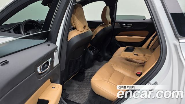 Volvo XC60 (II) B5 Inscription 2022 — фото 12
