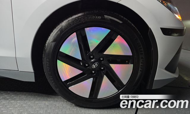 Hyundai Ioniq 6 Long Range Exclusive + 2023 — фото 5