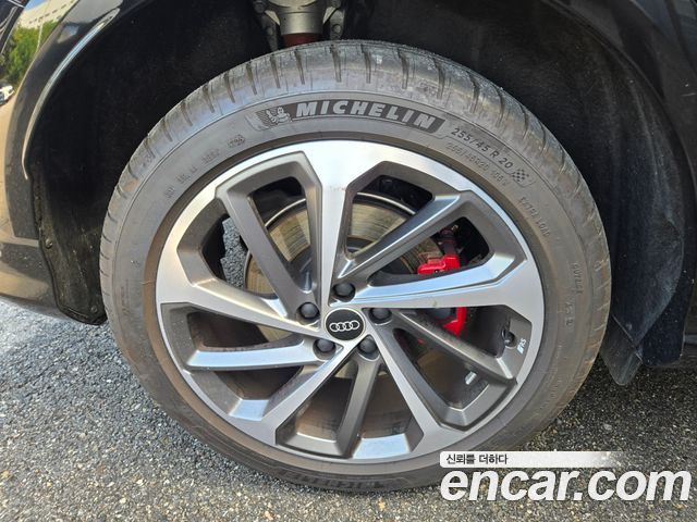 Audi Q5 (80A) 40 TDI Quattro S Line Black Edition 2025 — фото 5