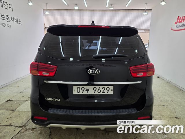Kia Carnival 9-Seater Noblesse Special 2019 — фото 4