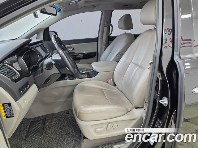 Kia Carnival 9-Seater Noblesse Special 2019 — фото 7