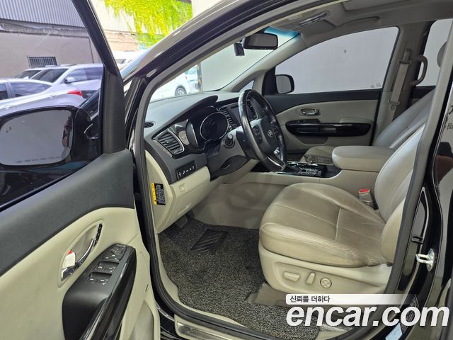 Kia Carnival 9-Seater Noblesse Special 2019 — фото 10