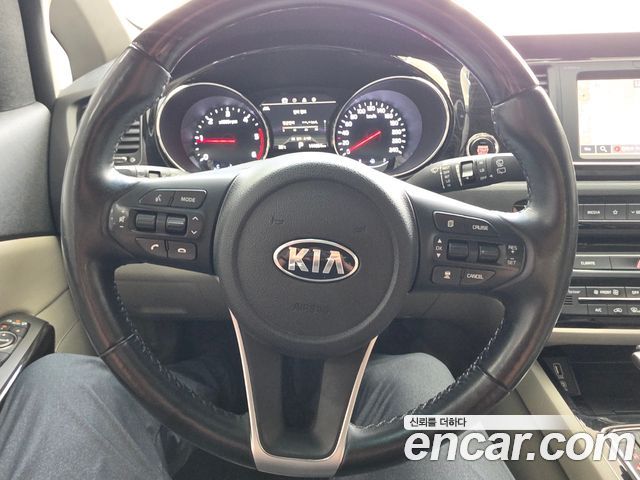 Kia Carnival 9-Seater Noblesse Special 2019 — фото 17