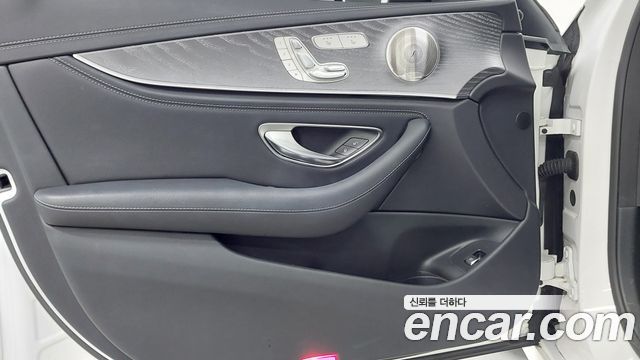 Mercedes-Benz E-Class (W213) E350 4MATIC AMG Line 2022 — фото 19