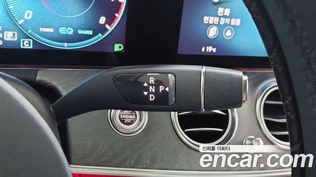 Mercedes-Benz E-Class (W213) E350 4MATIC AMG Line 2022 — фото 24