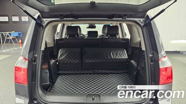 Chevrolet Orlando 2.0 Diesel LT Premium 2012 — фото 16