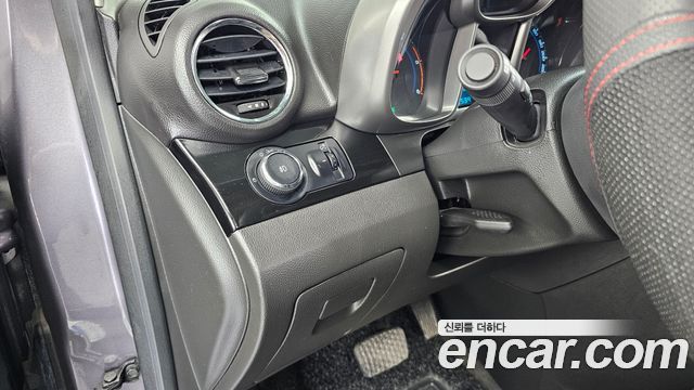 Chevrolet Orlando 2.0 Diesel LT Premium 2012 — фото 19