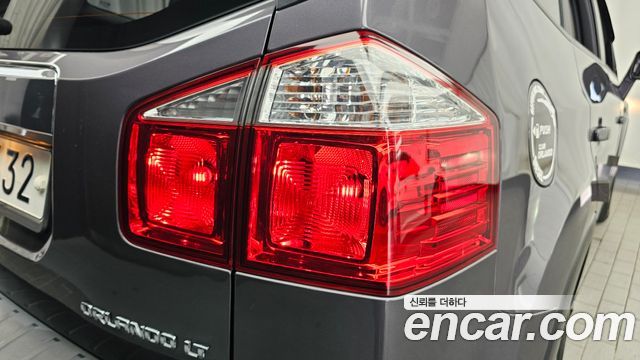Chevrolet Orlando 2.0 Diesel LT Premium 2012 — фото 23