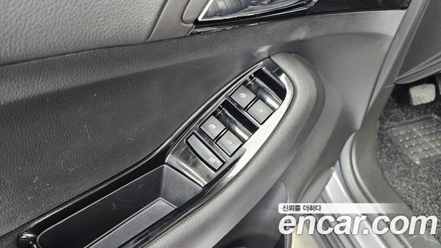 Chevrolet Orlando 2.0 Diesel LT Premium 2012 — фото 27