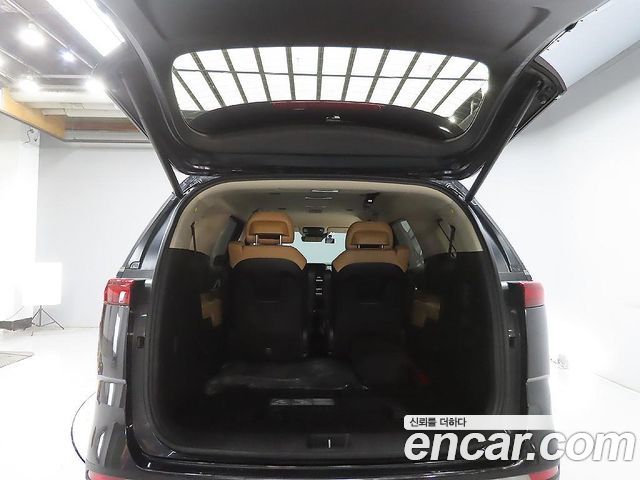 Kia Carnival (IV) Gasoline 7-Seater Signature 2023 — фото 9