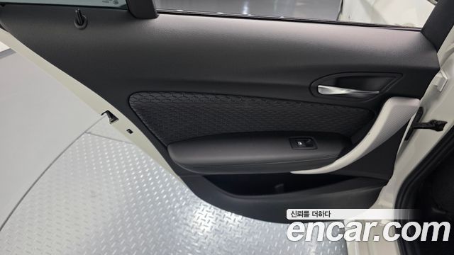 BMW 1 Series (F20) 118d M Sport Shadow 5 Door 2018 — фото 25