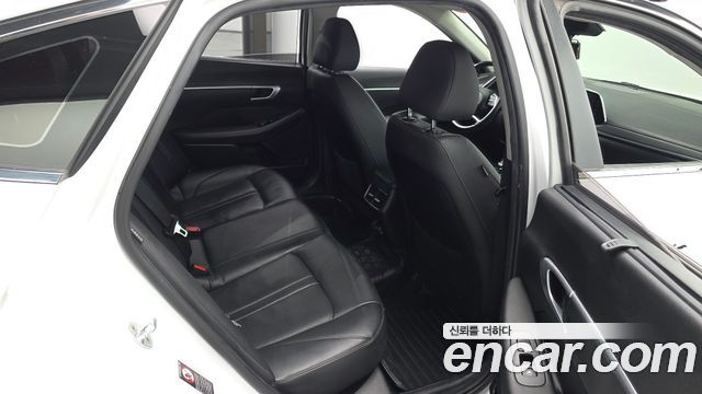 Hyundai Sonata (DN8) 2.0 Premium Family 2020 — фото 12