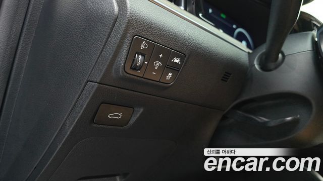 Kia K5 (III) 2.0 Signature 2023 — фото 17