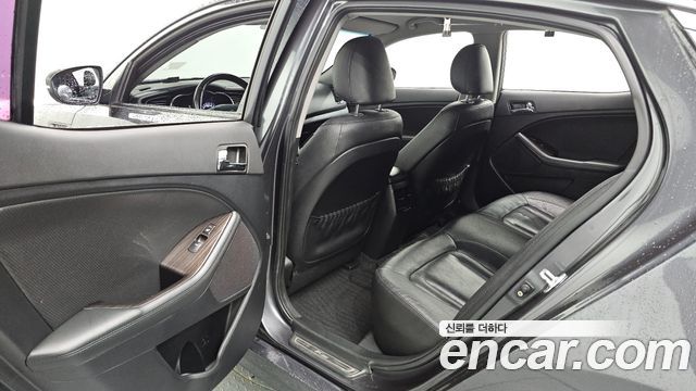 Kia K5 2.0 Prestige Standard 2013 — фото 26