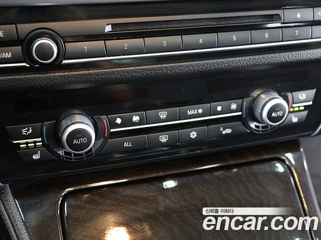 BMW 5 Series (F10) 520d 2011 — фото 10