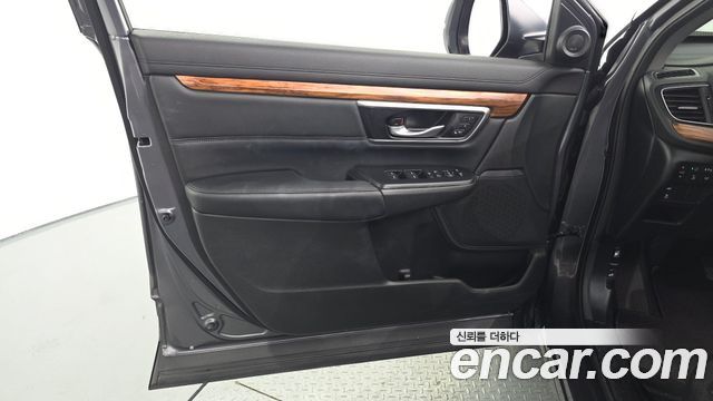 Honda CR-V (V) 2.0 Hybrid Touring 4WD 2022 — фото 24
