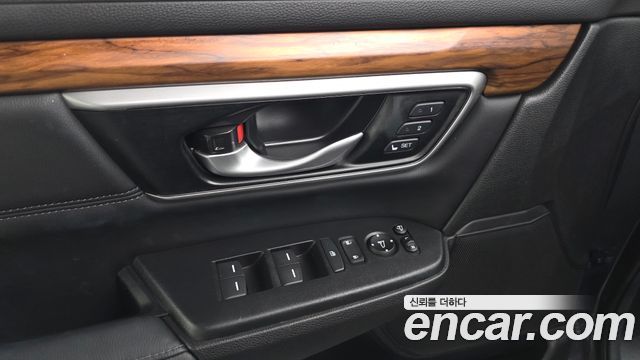 Honda CR-V (V) 2.0 Hybrid Touring 4WD 2022 — фото 30