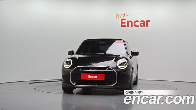 MINI Cooper Electric (IV) SE Favoured 2024 — фото 3